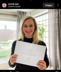 Personal trainer uit Utrecht met haar Henselmans-certificaat, gedeeld op Instagram.