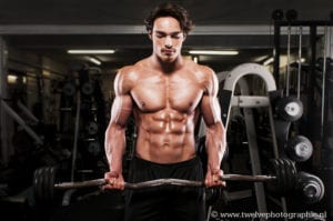 Menno Henselmans barbell curl 2